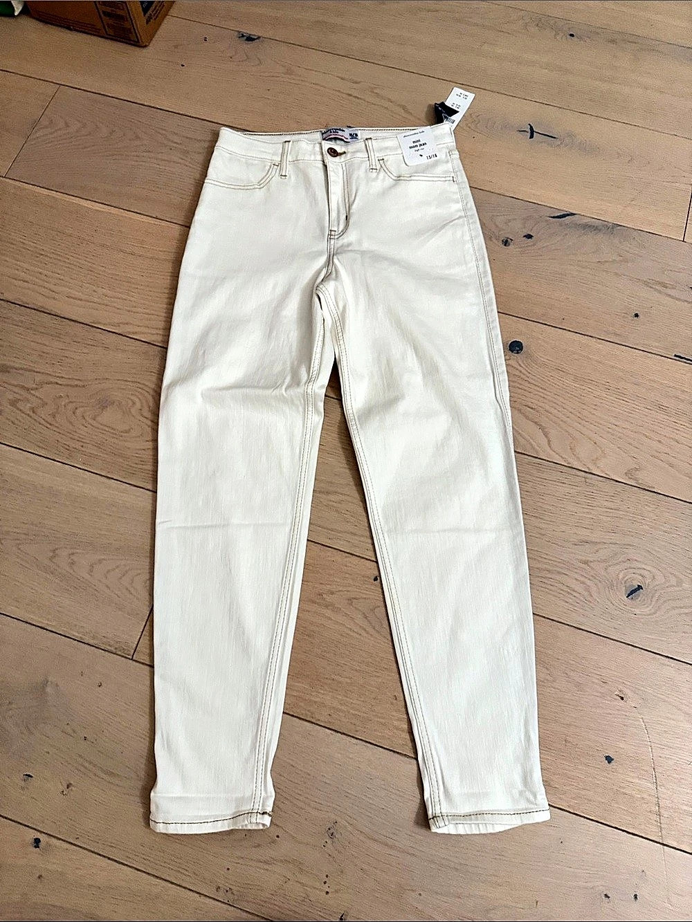 Abercrombie Kids Mini Mom Jean High Rise Jeans in Cream Waist 15/16